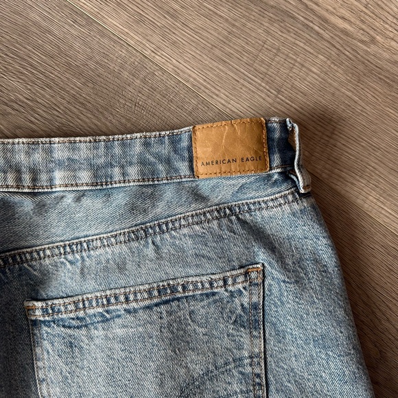 American Eagle women’s light blue distressed “baggy mom short” size 14 - Picture 8 of 9